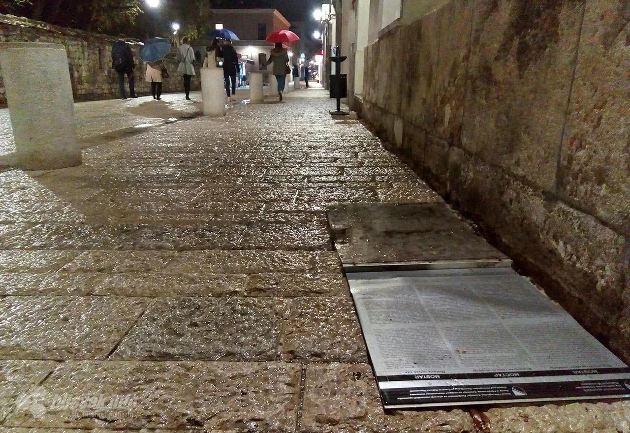 Informativna ploča ''leži'' u Fejićevoj