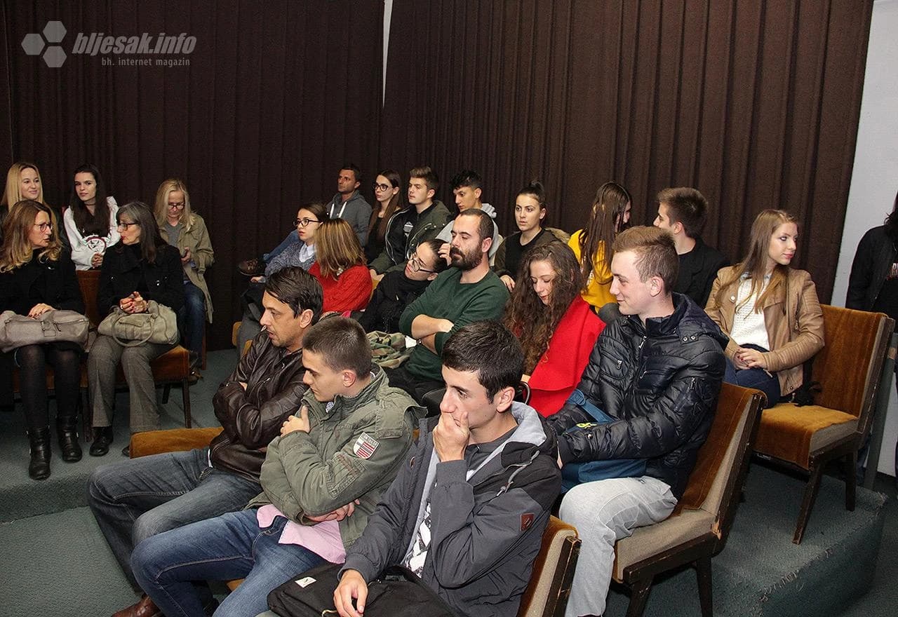 Detalj s druženja u Narodnom pozorištu