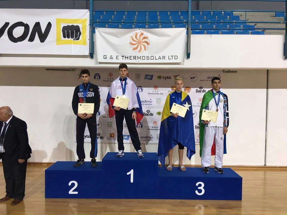 Nedžad Husić na postolju