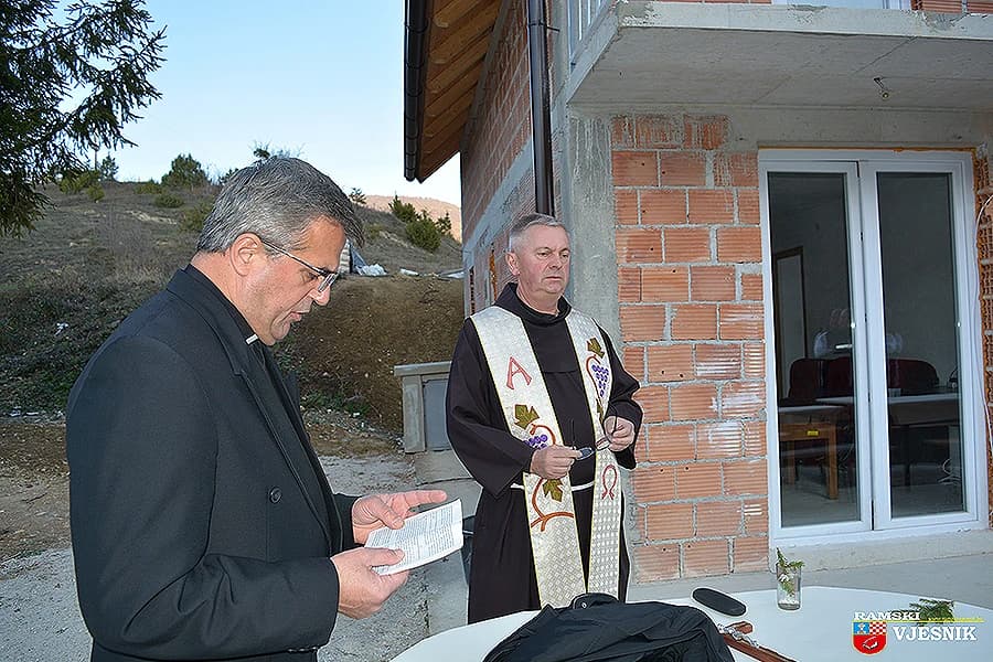 Foto: Ramski vjesnik/Blagoslov kuće obitelji Budim