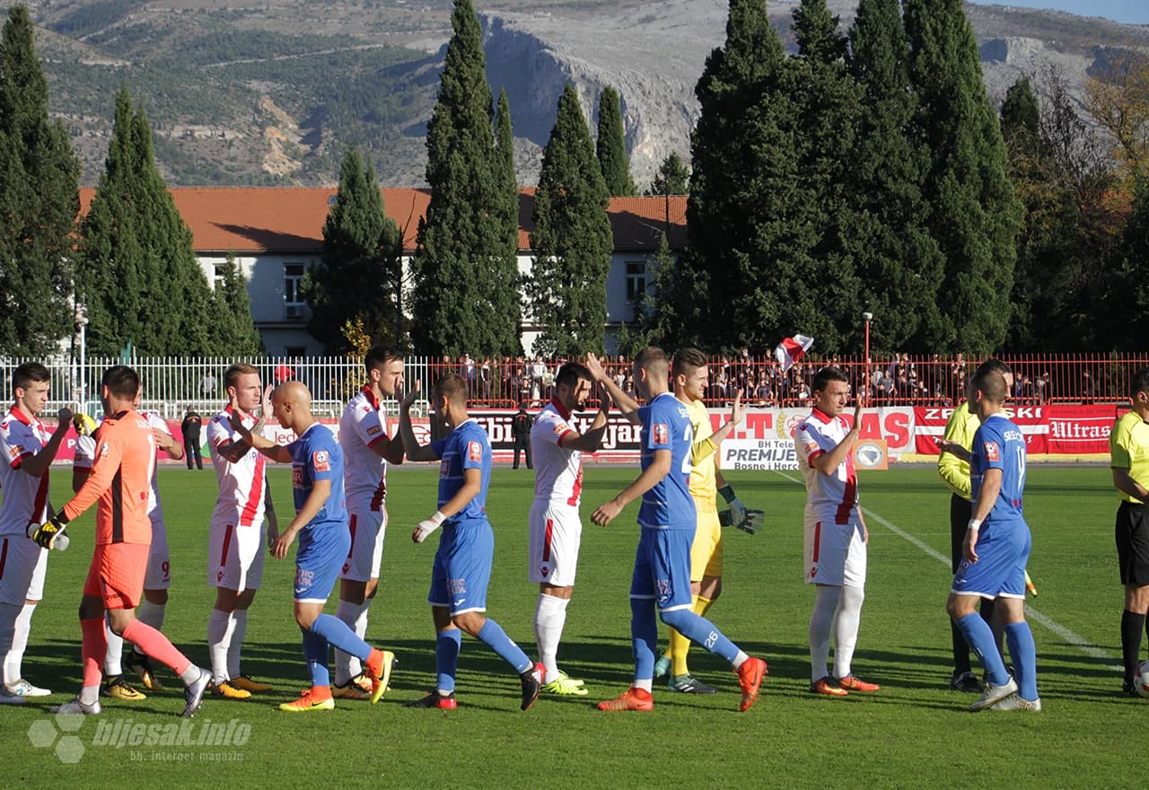 Pozdravljanje igrača prije početka utakmice