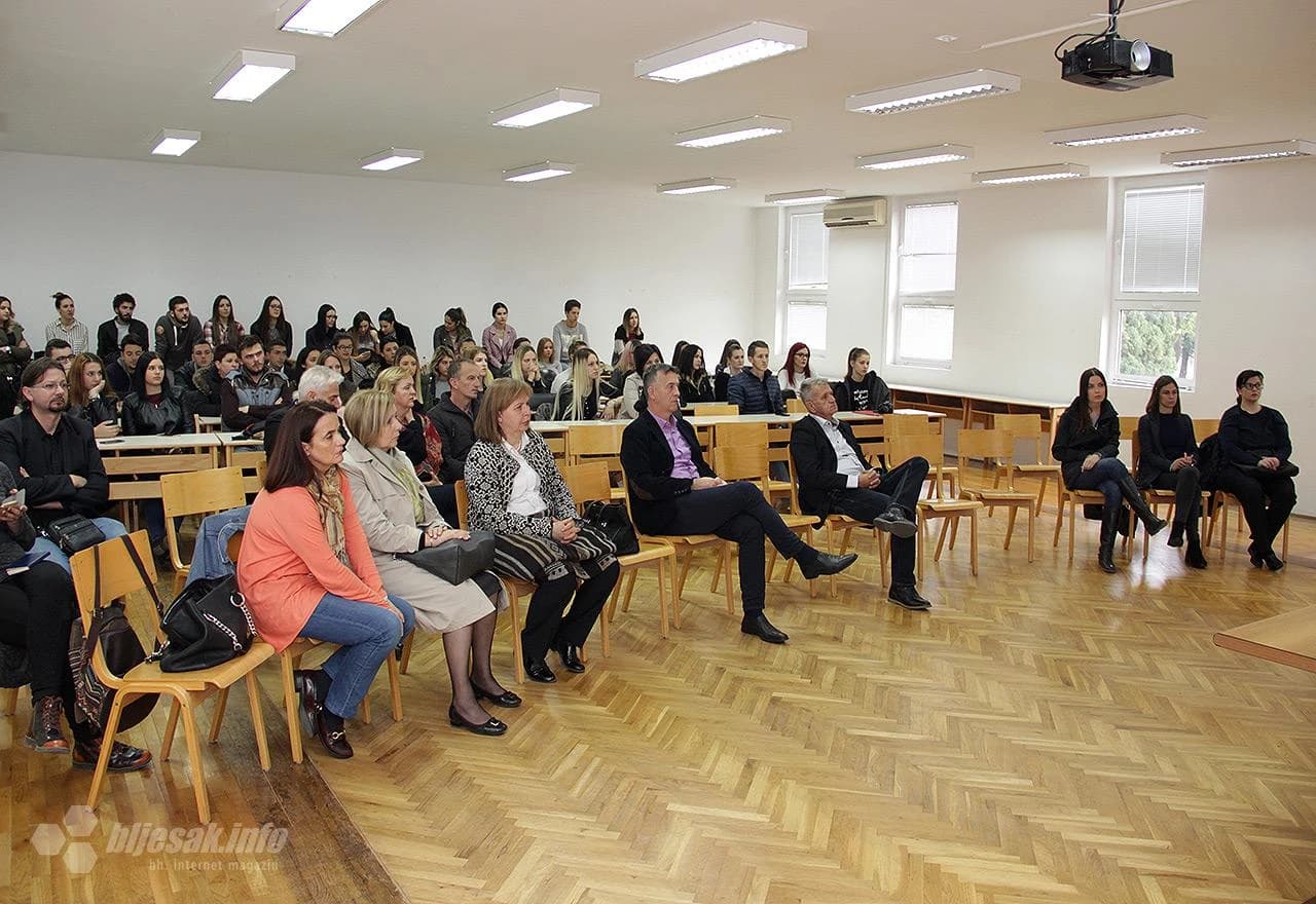 Detalj sa panel diskusije