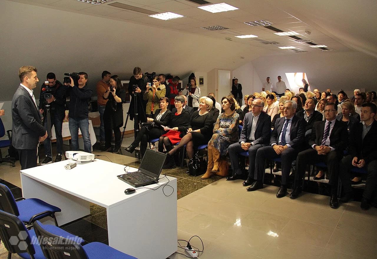 Detalj sa ceremonije