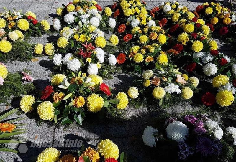 Raznolika ponuda cvijeća za Dušni dan u Čapljini