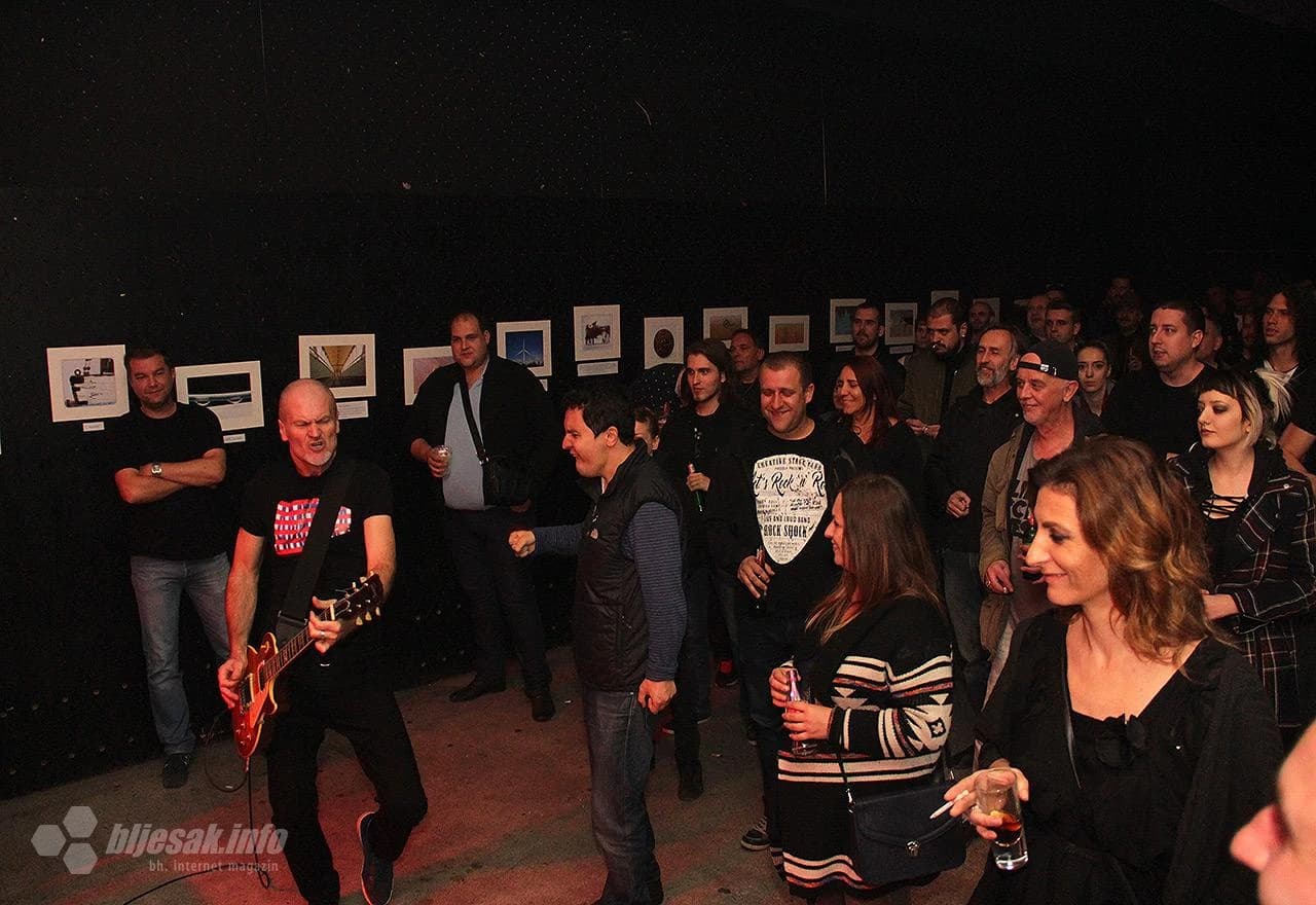 Detalj sa koncerta Damira Avdića u Mostaru