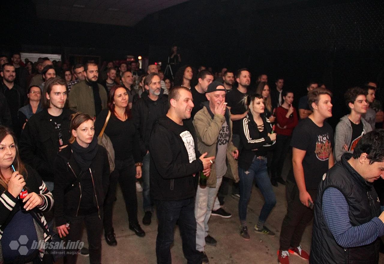 Detalj sa koncerta Damira Avdića u Mostaru