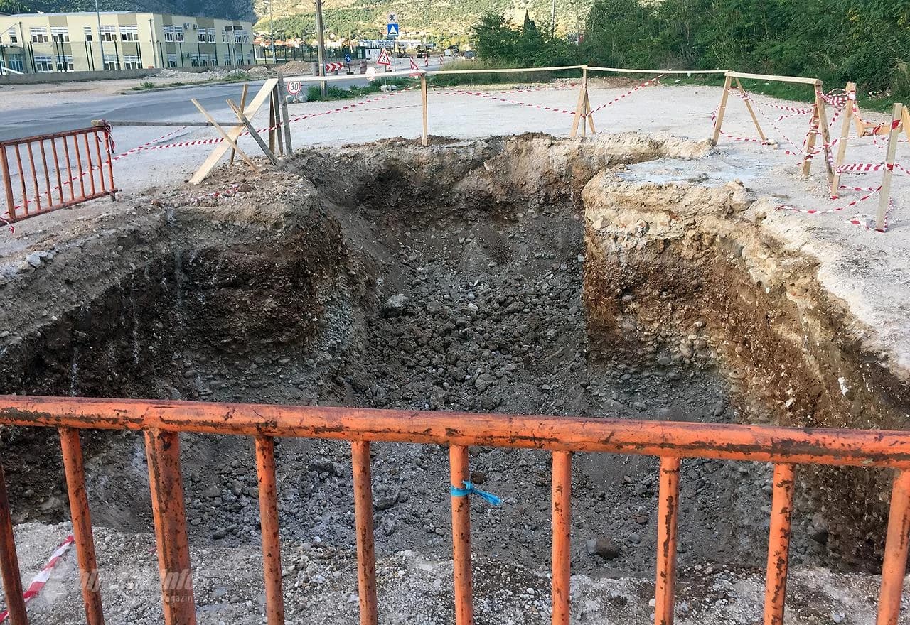 Izgradnja pasarele u Zaliku