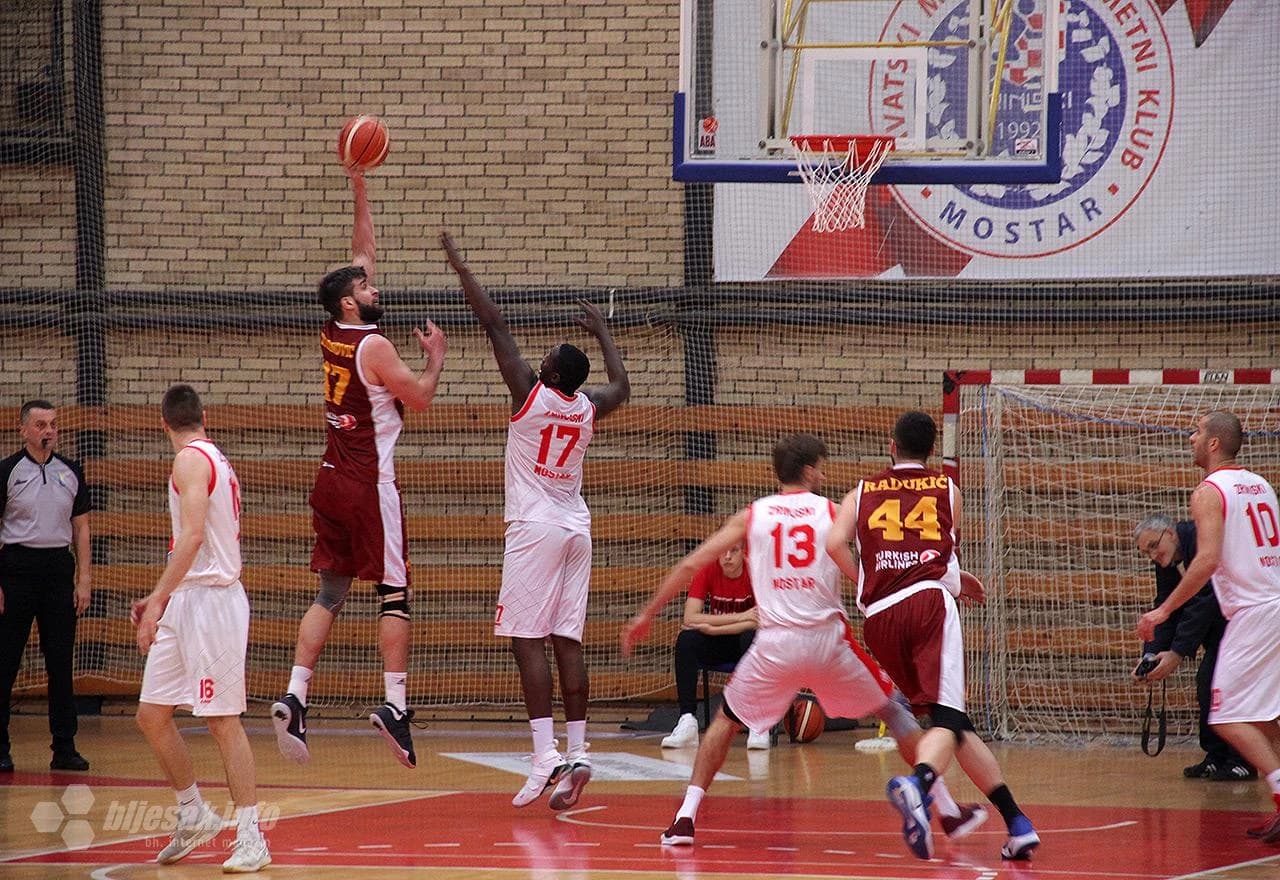 Detalj sa košarkaške utakmice Zrinjski - Bosna