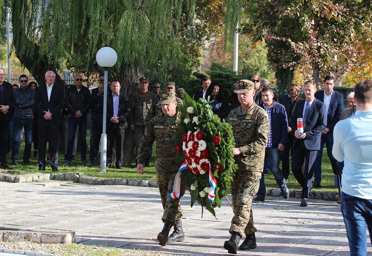 Sjećanje na poginule branitelje u vojarni Božana Šimovića u Čapljini