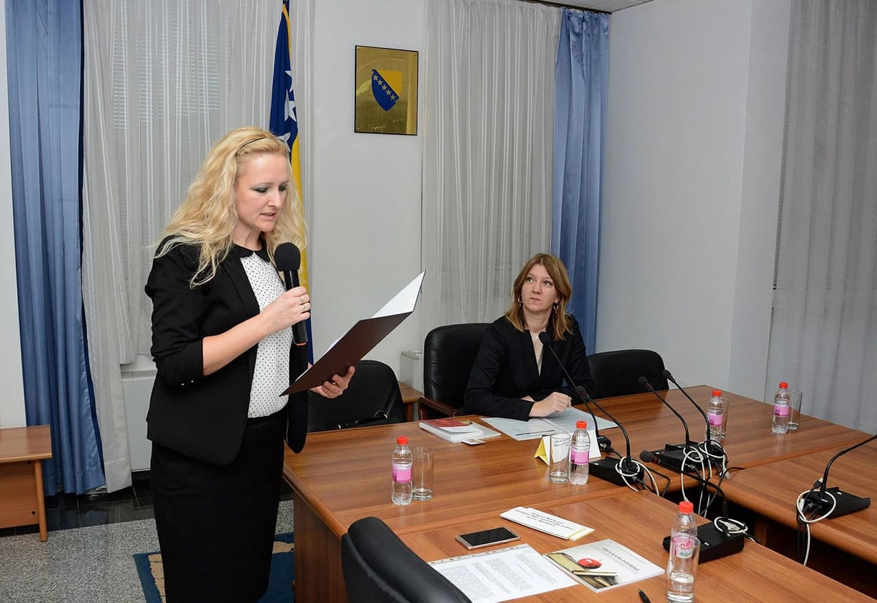 Dan akademske knjige | Fena