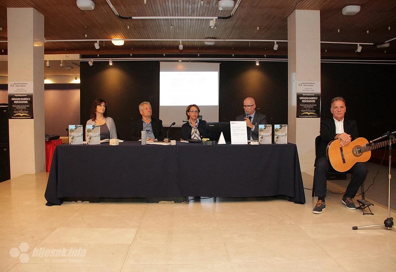 Detalj sa predstavljanja knjige