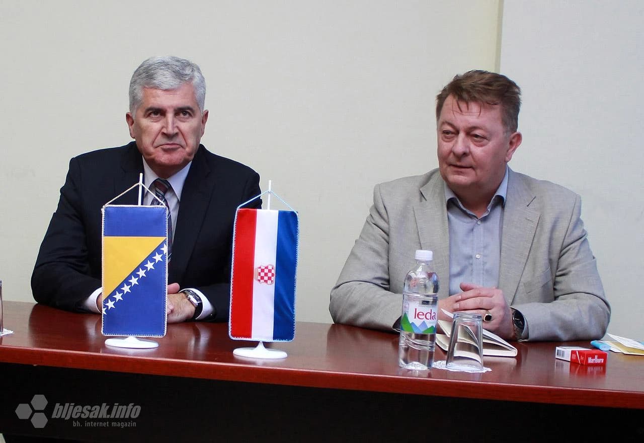 Dragan Čović na sastanku s premijerom i ministrima Vlade ŽZH