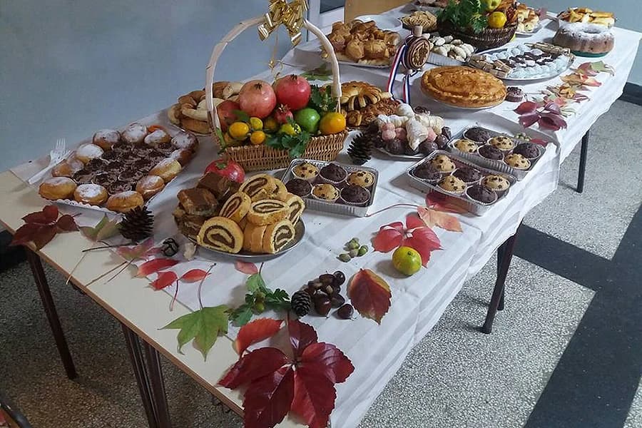 Tradicionalno obilježavanje Dana kruha, učenici su spojili sa humanitarnom akcijom