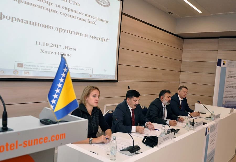 Informacijsko društvo i mediji | FEna