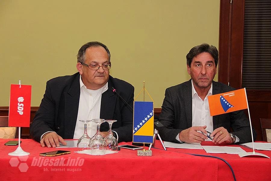 Detalj sa konferencije za medije