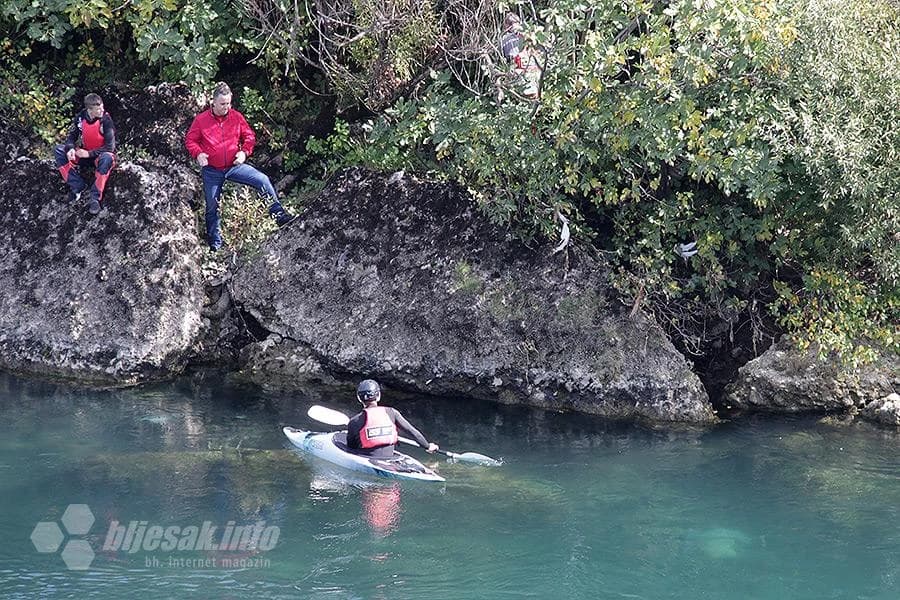Izvlačenje utopljenika iz Neretve