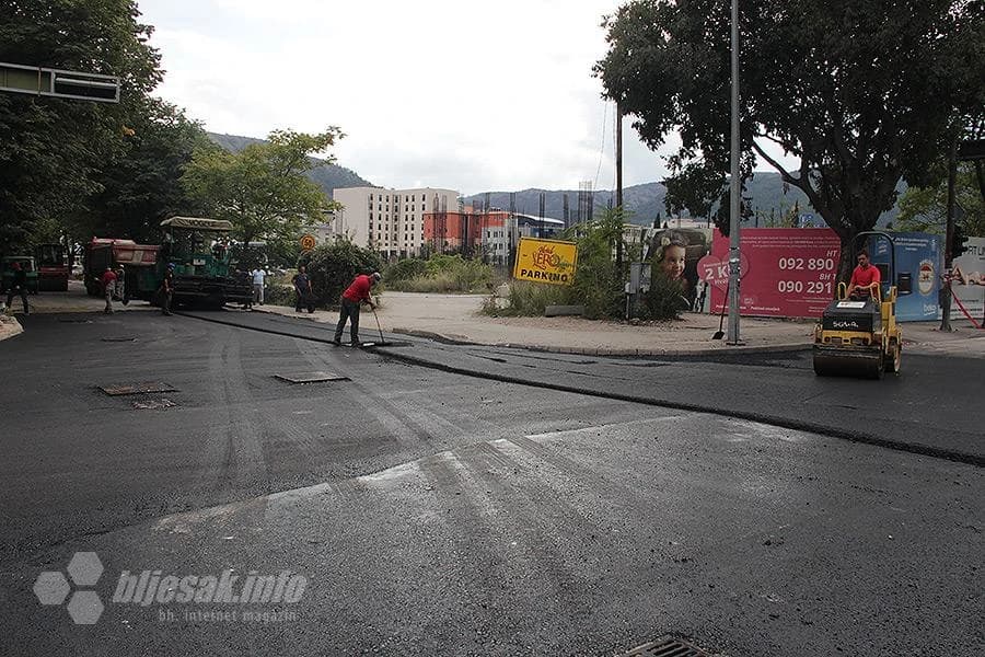 Asfaltiranje kod hotela Ero