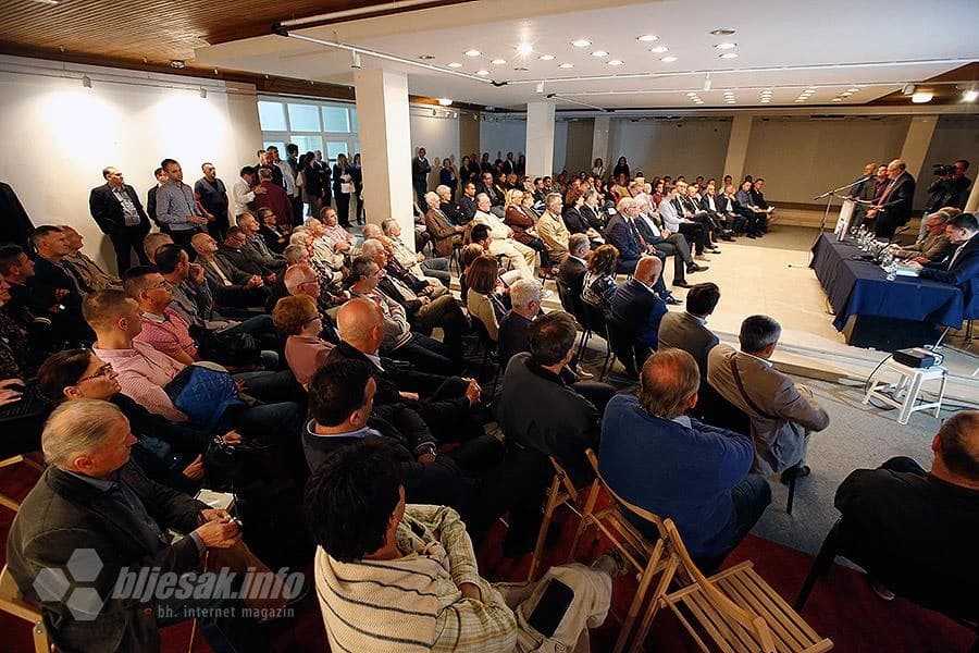 Veliki broj posjetitelja na predstavljanju knjige