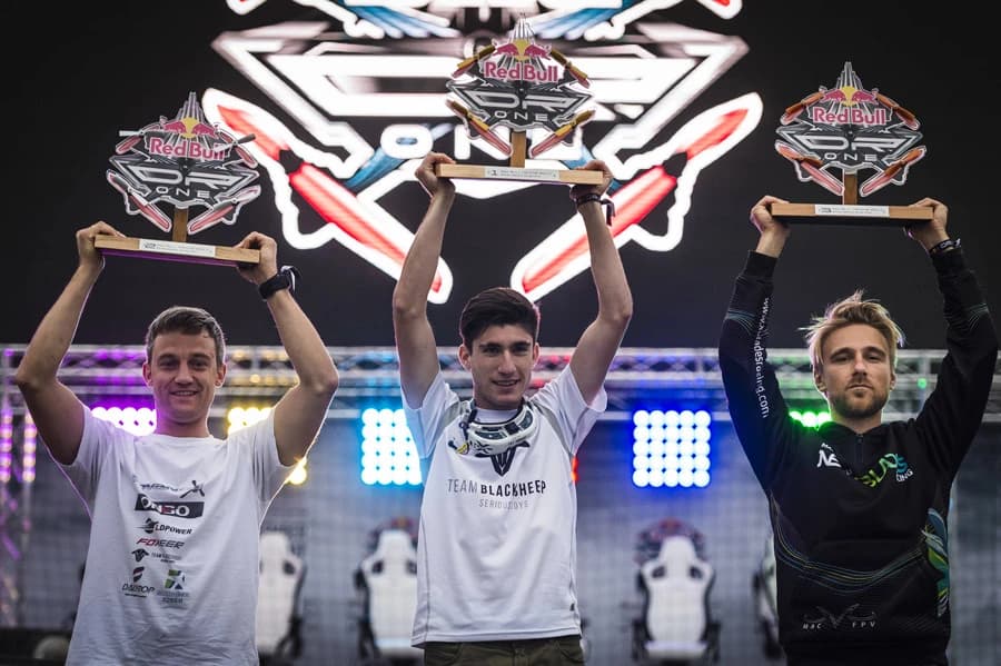 Bastian Hackl, Vladimir Ivanov i Mac Poschwald