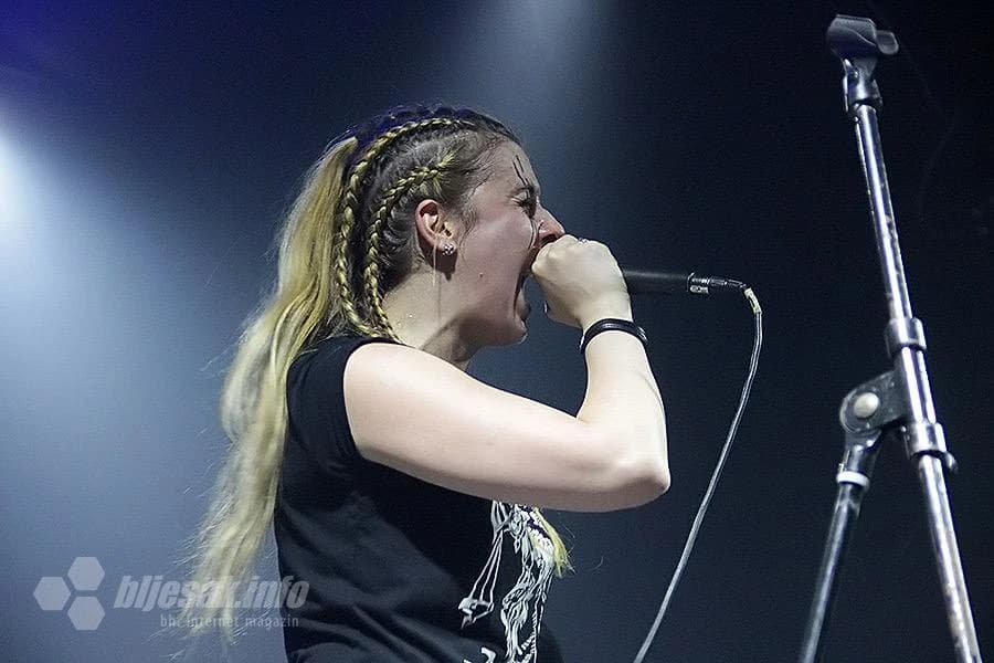 Nastup benda "Nemesis"