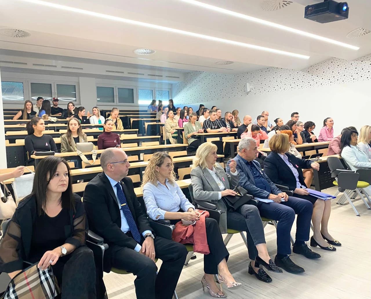 Mjesec borbe protiv raka dojke obilježen na Fakultetu zdravstvenih studija