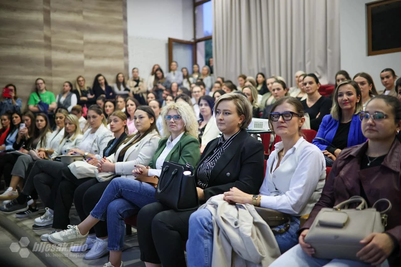 Sudionici seminara pod nazivom Važnost rane intervencije: Ključ za uspješan razvoj