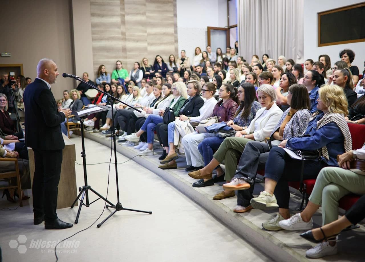 Sudionici seminara pod nazivom Važnost rane intervencije: Ključ za uspješan razvoj