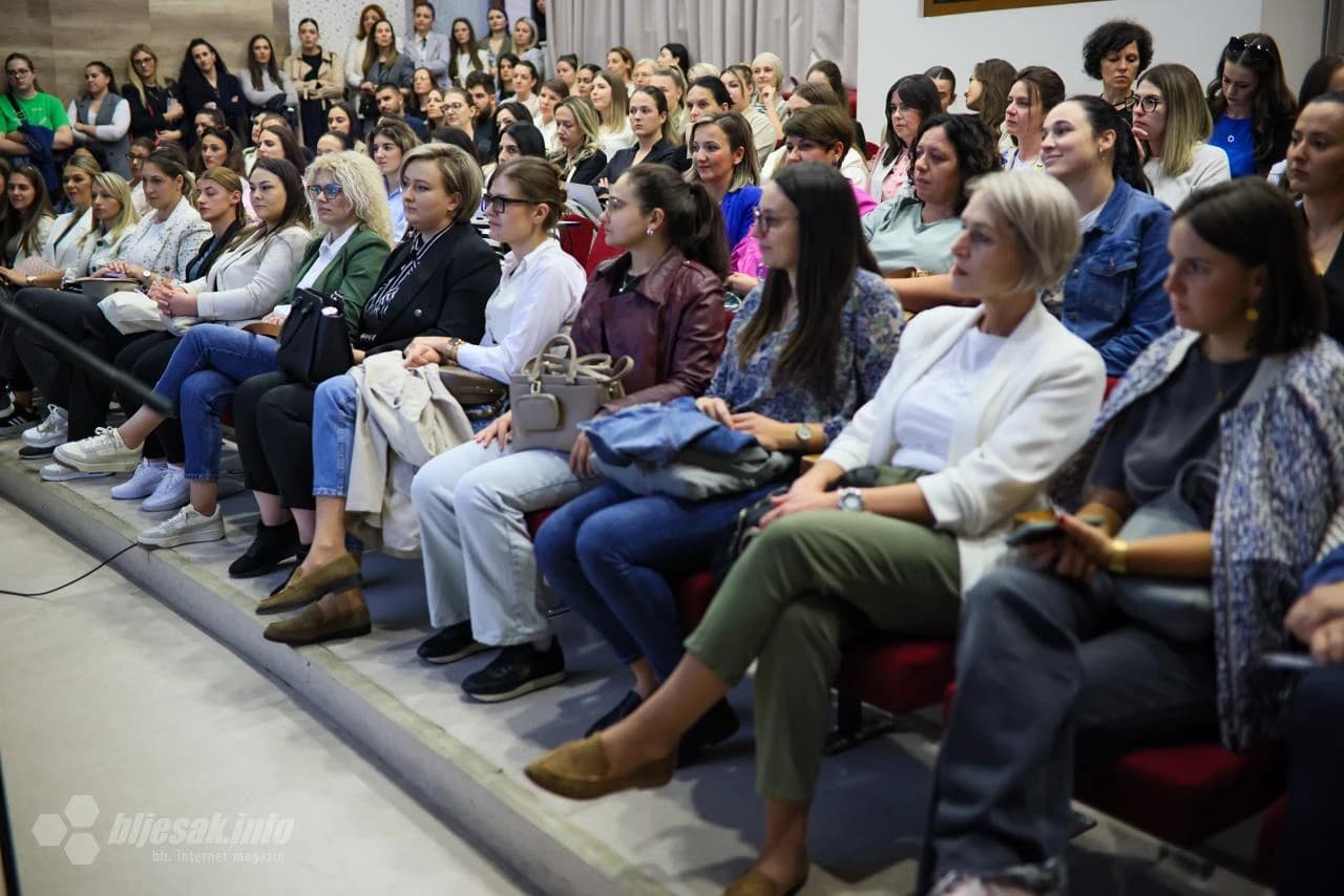 Sudionici seminara pod nazivom Važnost rane intervencije: Ključ za uspješan razvoj