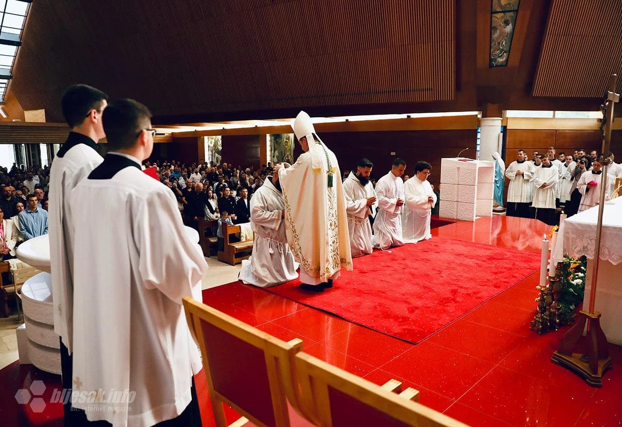 Biskup mons. Petar Palić zaredio je za đakone petoricu bogoslova