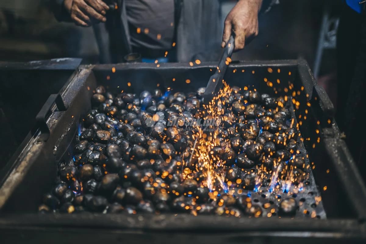 Prodaja kestena na mostarskim ulicama