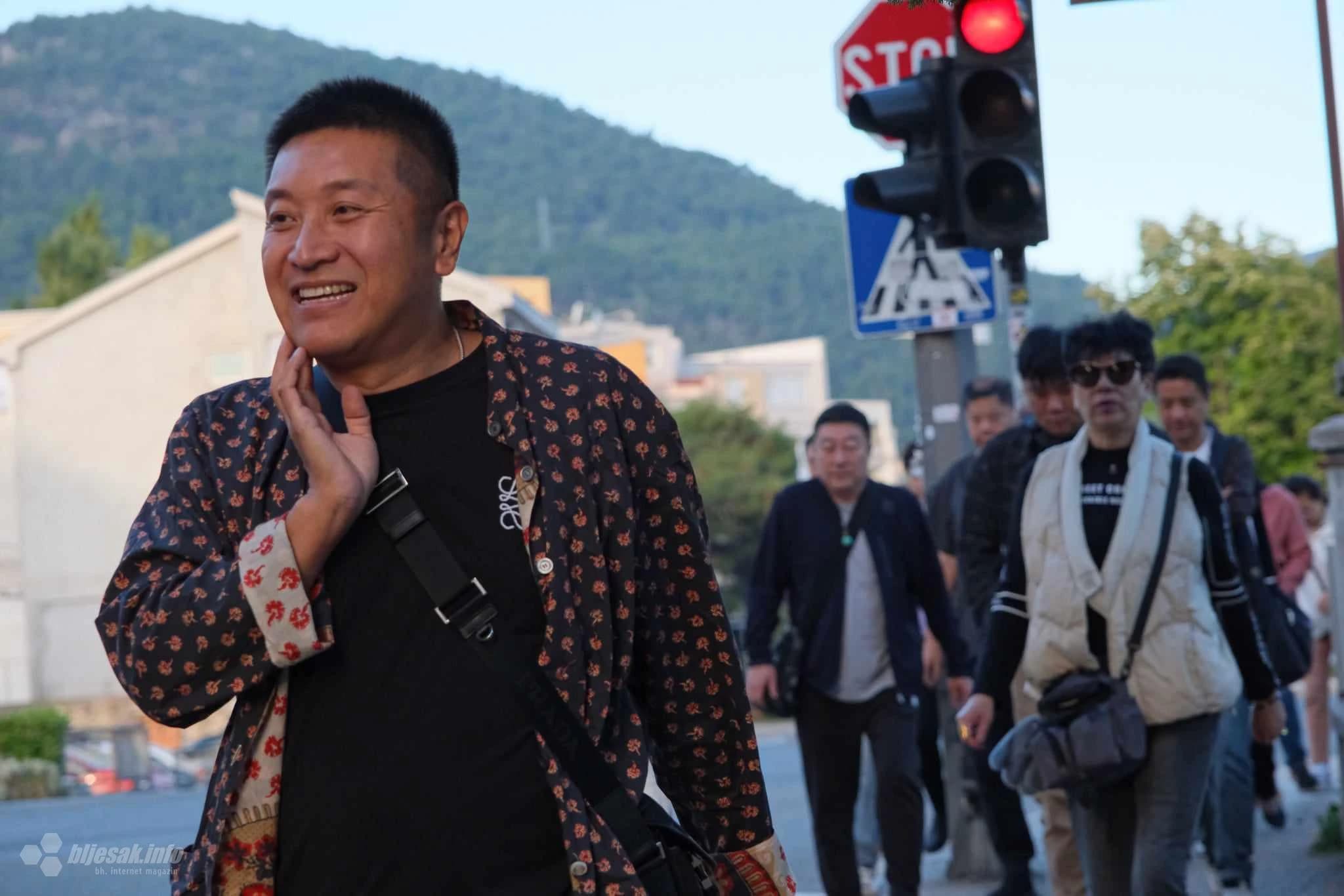 Turisti s Dalekog Istoka nedjelju iskoristili za šetnju Mostarom