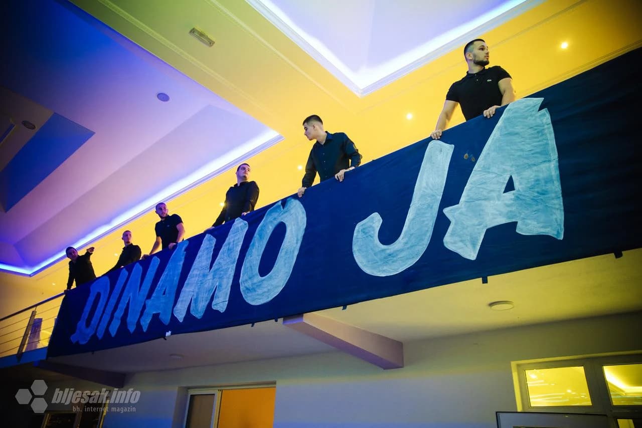 Plava noć u Mostaru