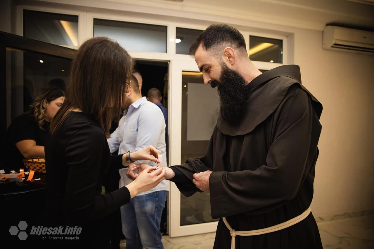 Plava noć u Mostaru