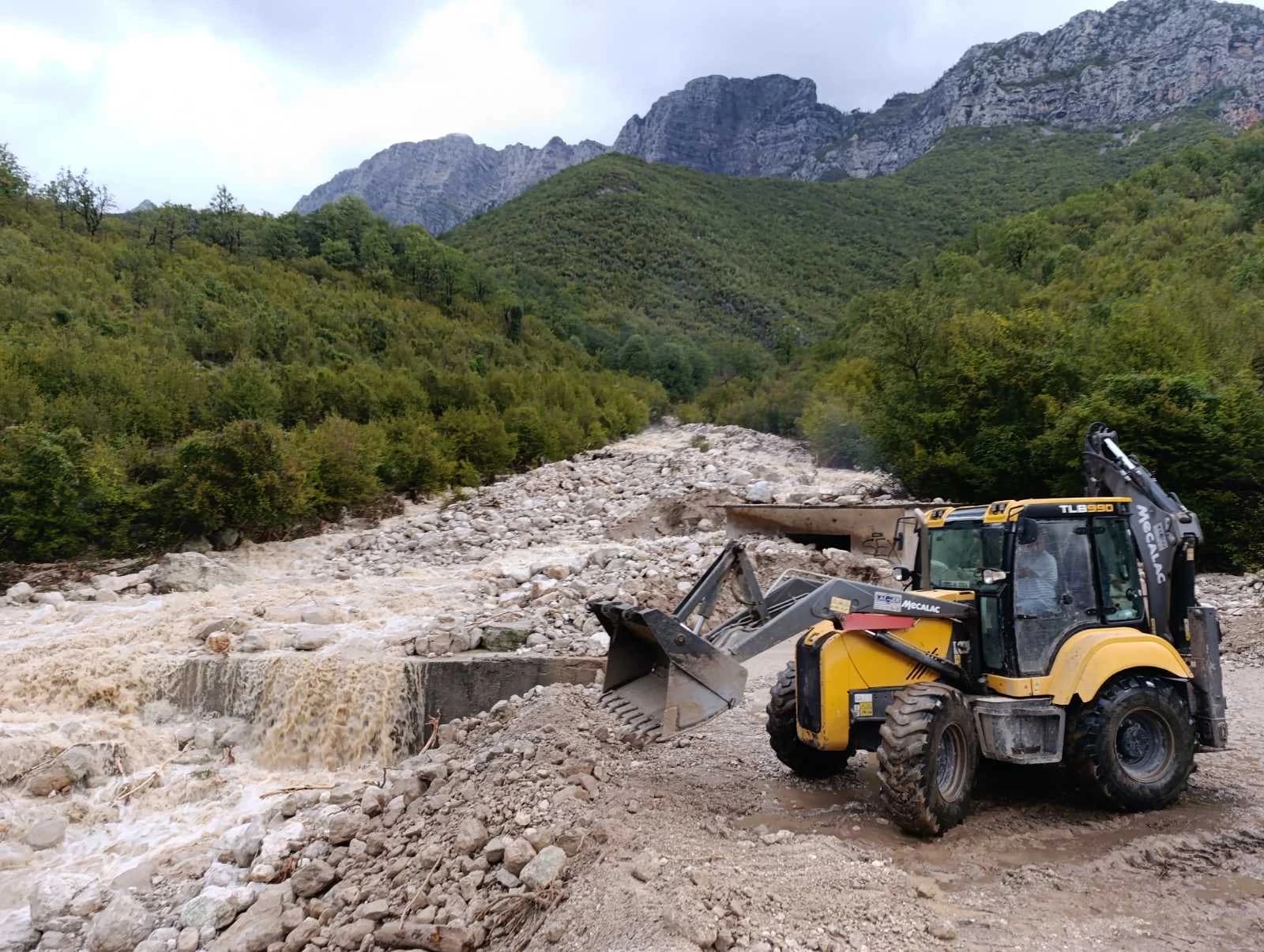 Ustupljeno portalu Bljesak.info Čišćenje u Donjoj Drežnici nakon poplava