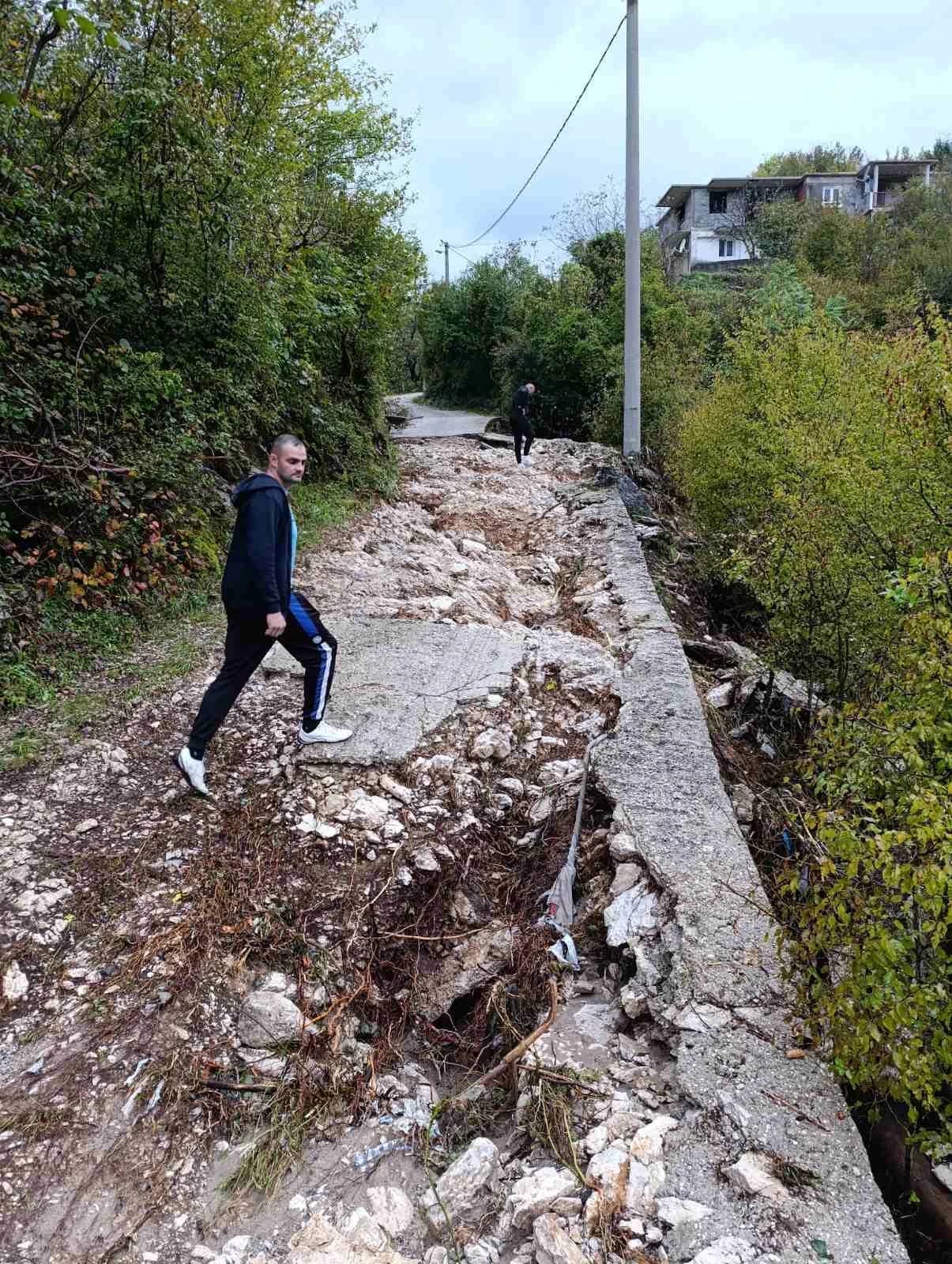 Ustupljeno portalu Bljesak.info Čišćenje u Donjoj Drežnici nakon poplava