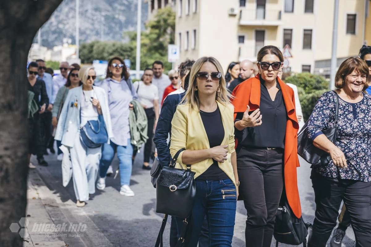 Prosvjedna šetnja prosvjetara u Mostaru