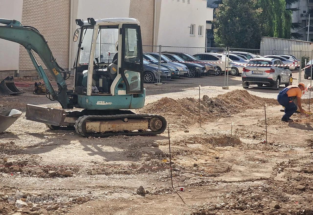Radovi na izgradnji parkinga u Centru 2