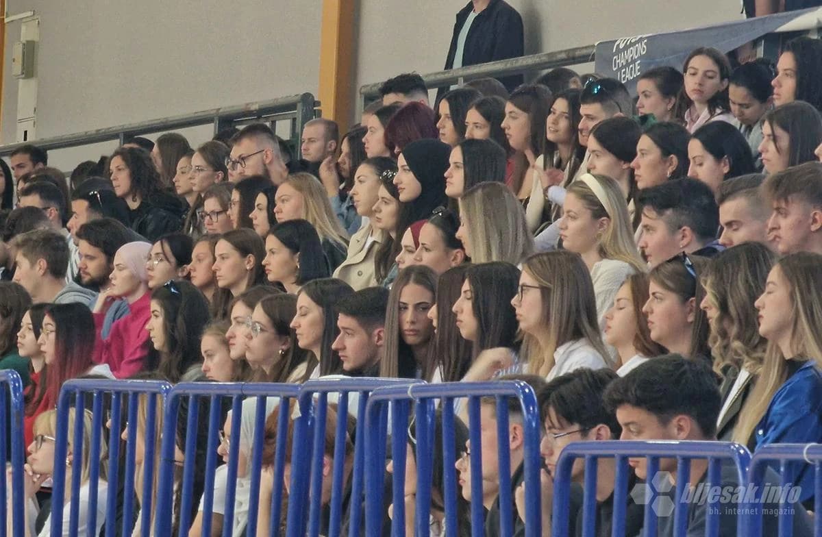 Brucoški sat na Univerzitetu Džemal Bijedić