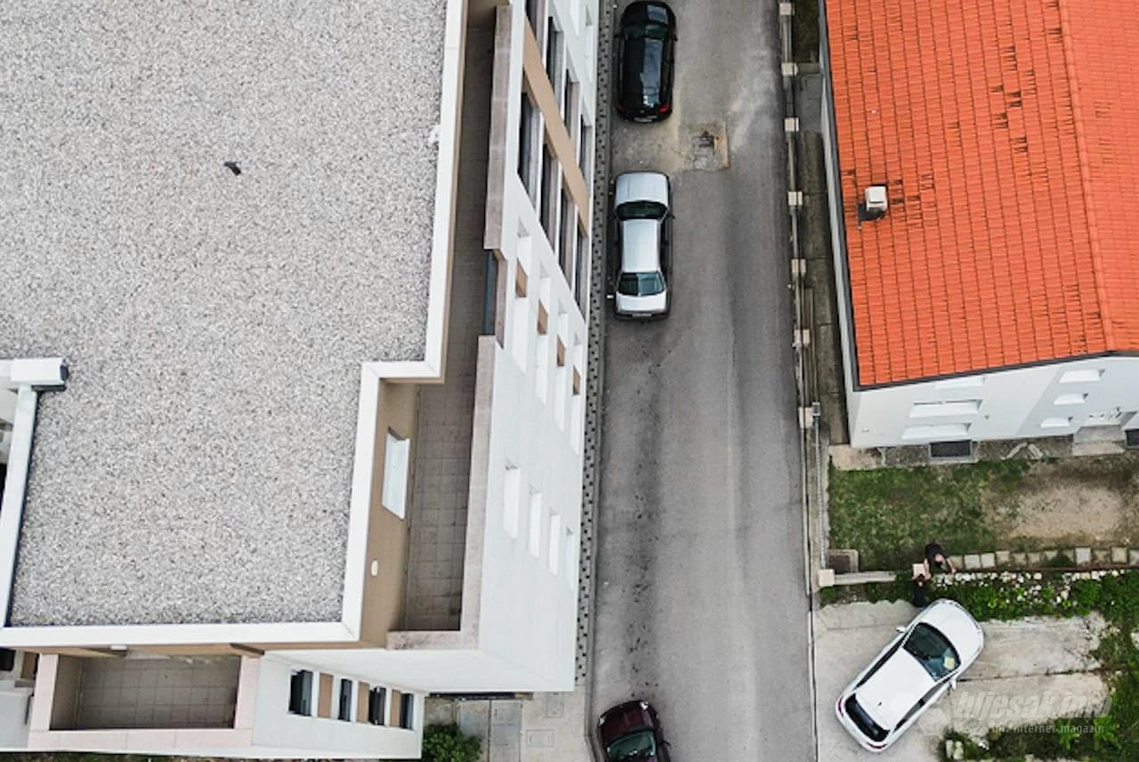 Nesklad s okruženjem, nesklad kompozicije...