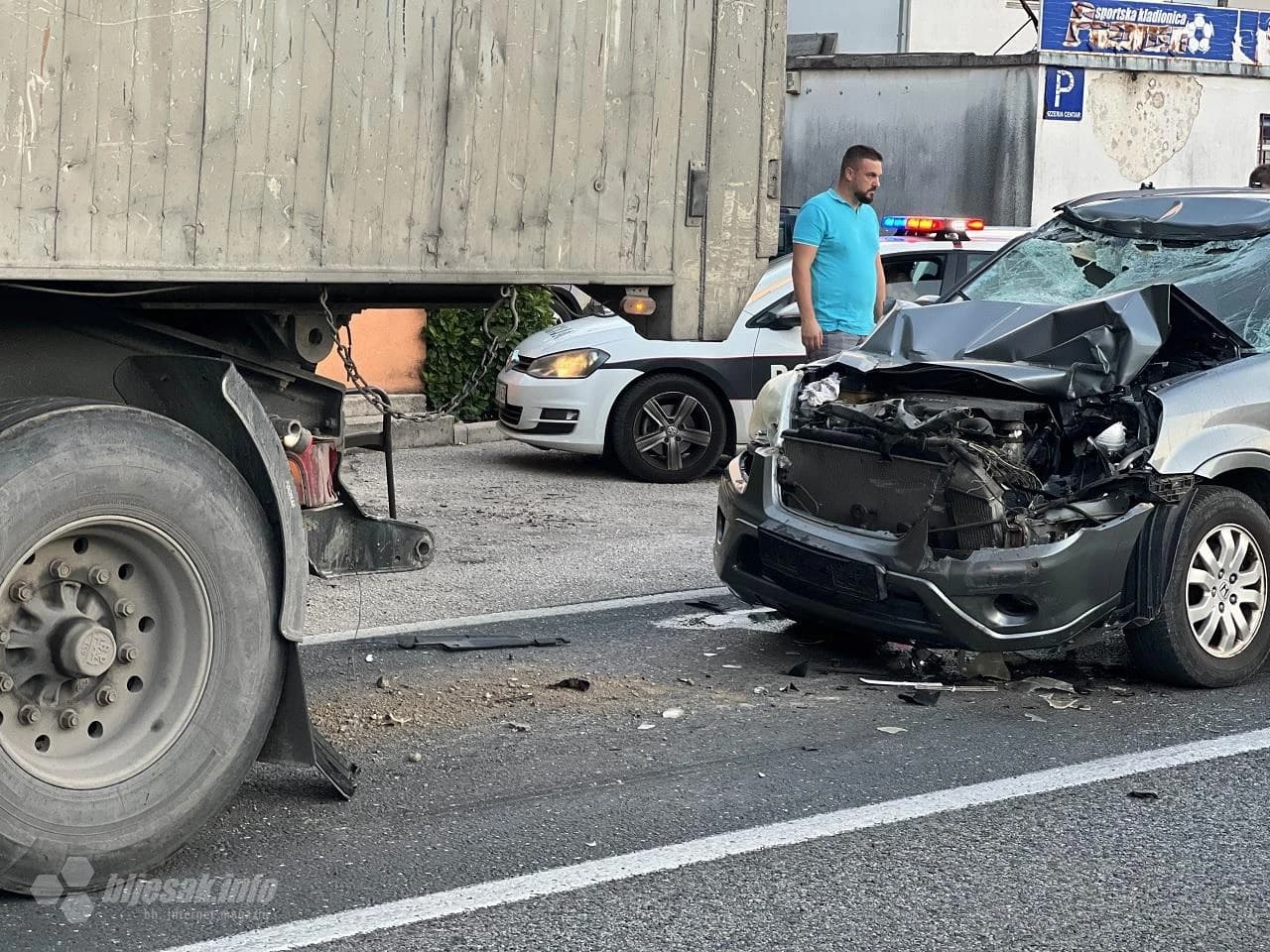 Mostar: Sudar kamiona i osobnog vozila 