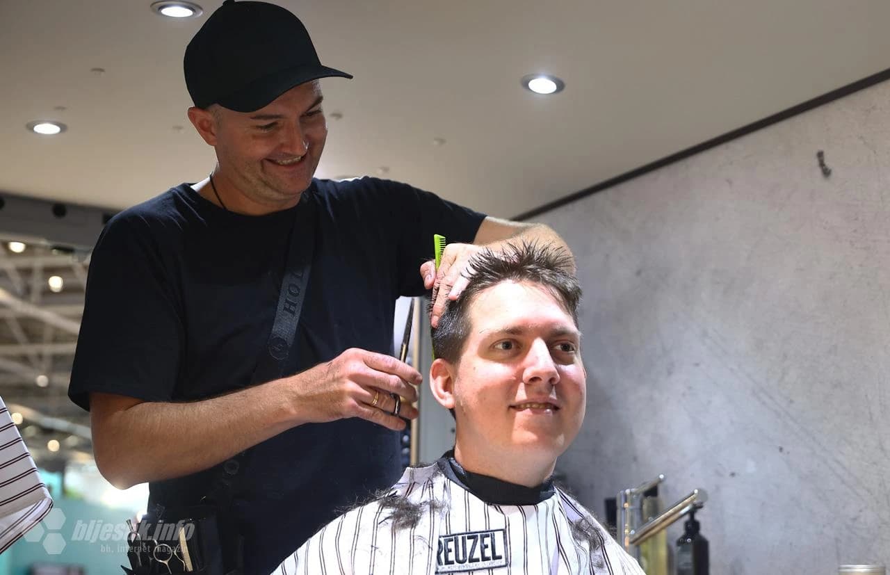 Mobilni frizerski salon promoviran na sajmu komercijalnih vozila u Hannoveru