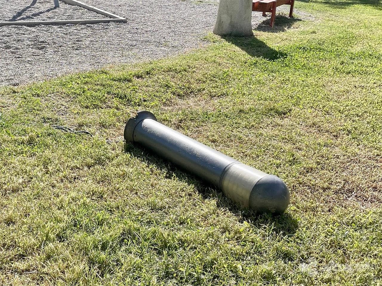 Polomljene igračke u dječjem parku