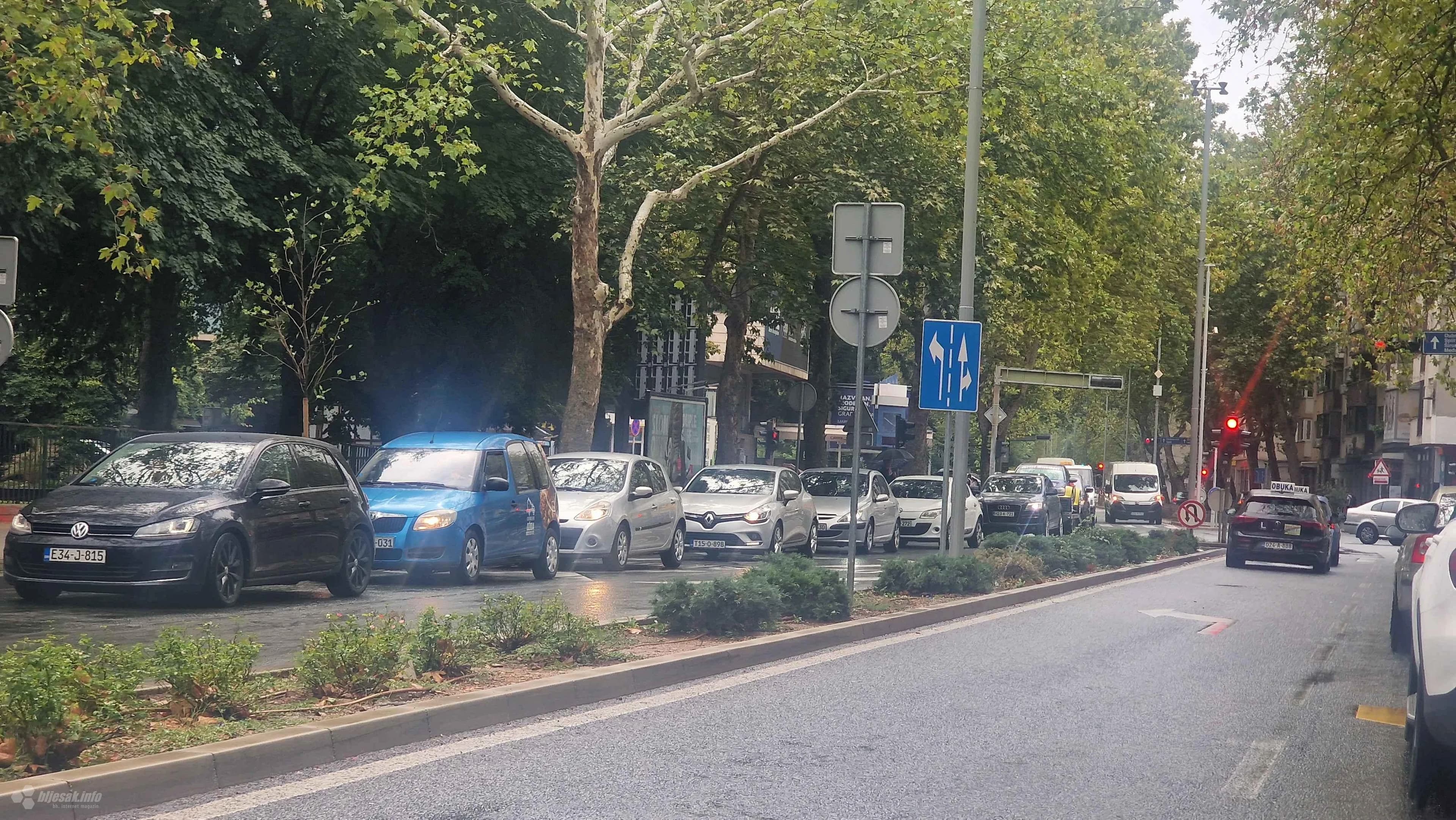 Prometni kolaps na Aveniji