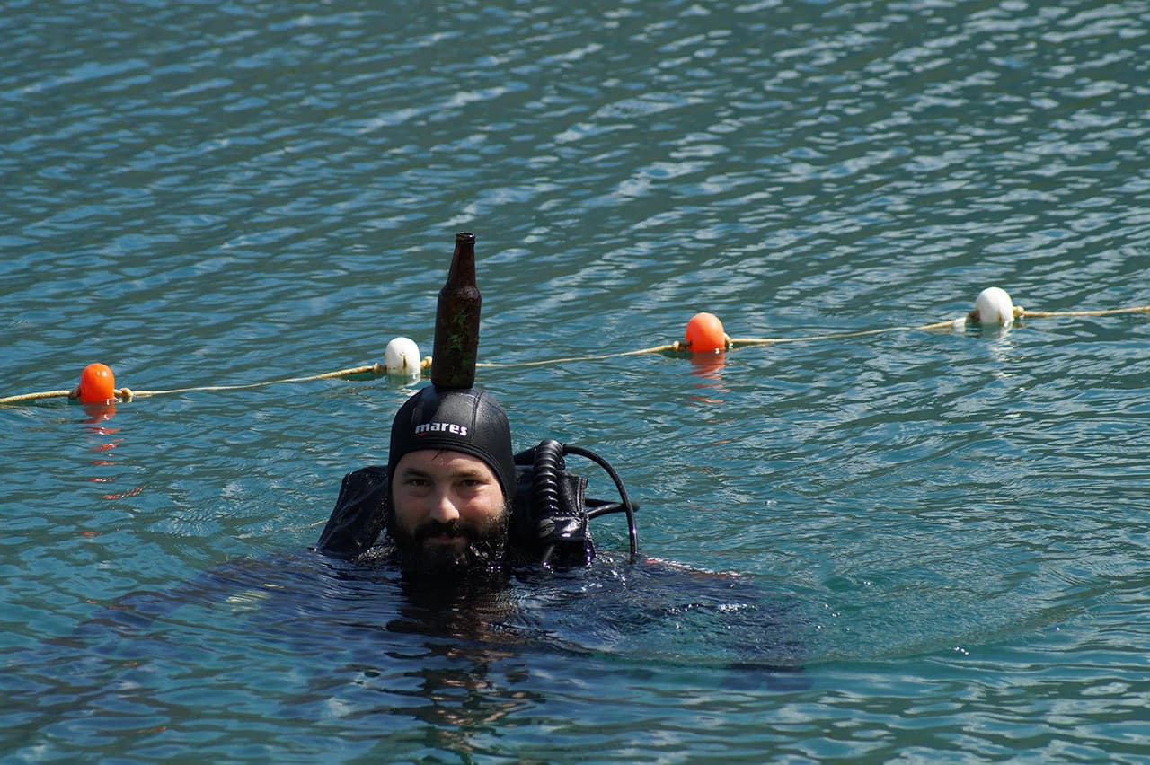 U subotu su članovi i volonteri Ronilačkog kluba Mostar očistili veliki dio mostarskih plaža na Mostarkom jezeru