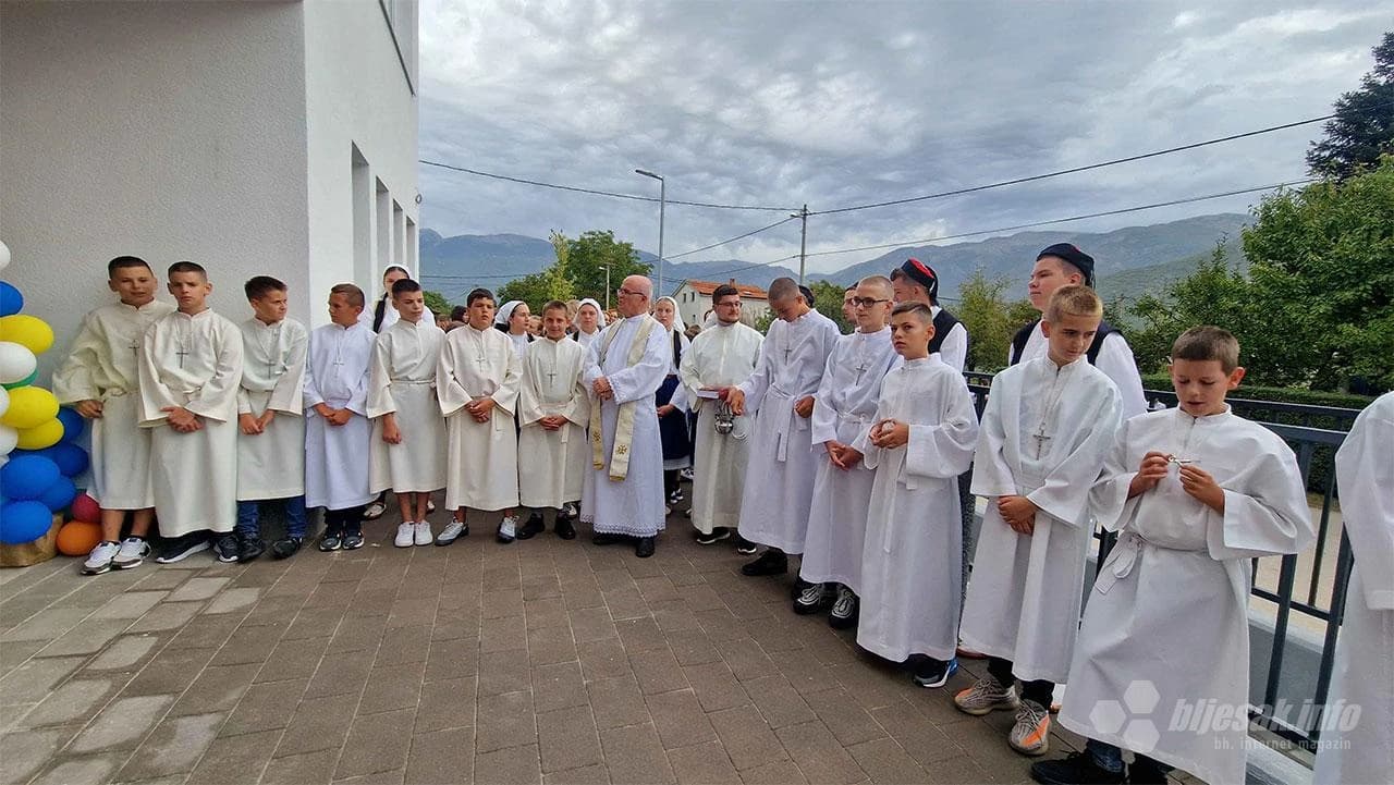 Otvaranje škole u Vojnu