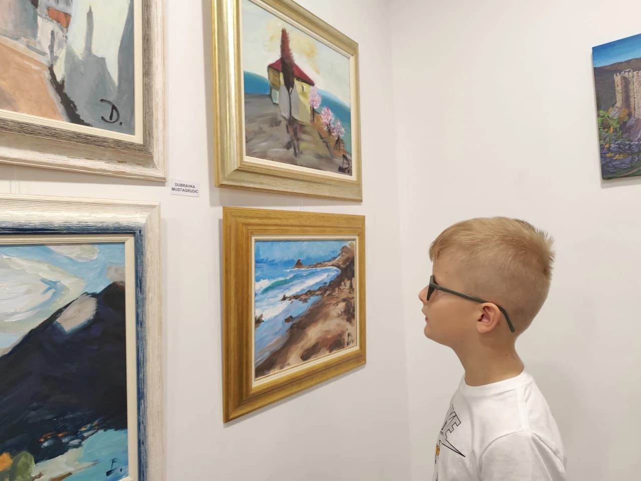 Izložba polaznika tečaja crtanja i slikanja Galerije Michelangelo