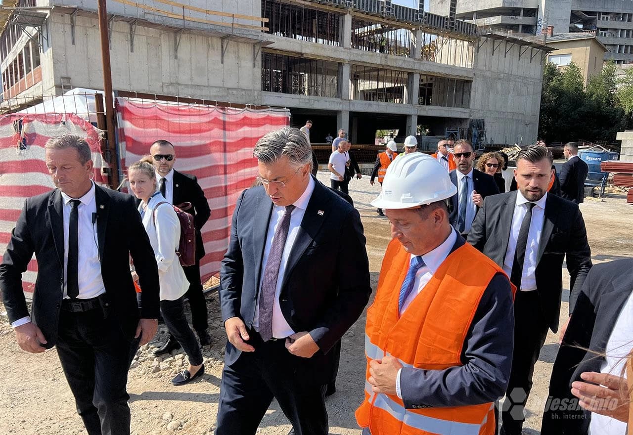 Plenković na gradilištu nove zgrade HNK u Mostaru