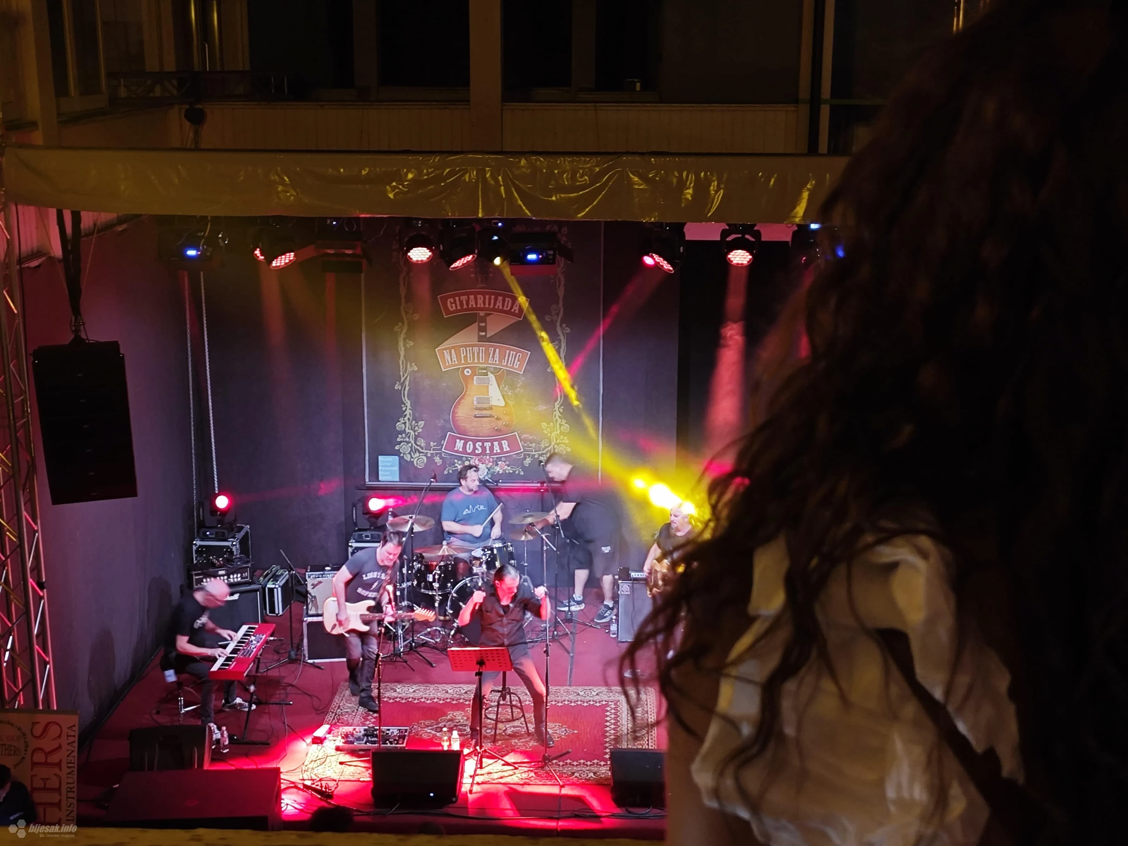 Goran Bare i Majke zatvorili su 10. gitarijadu ''Na putu za jug''