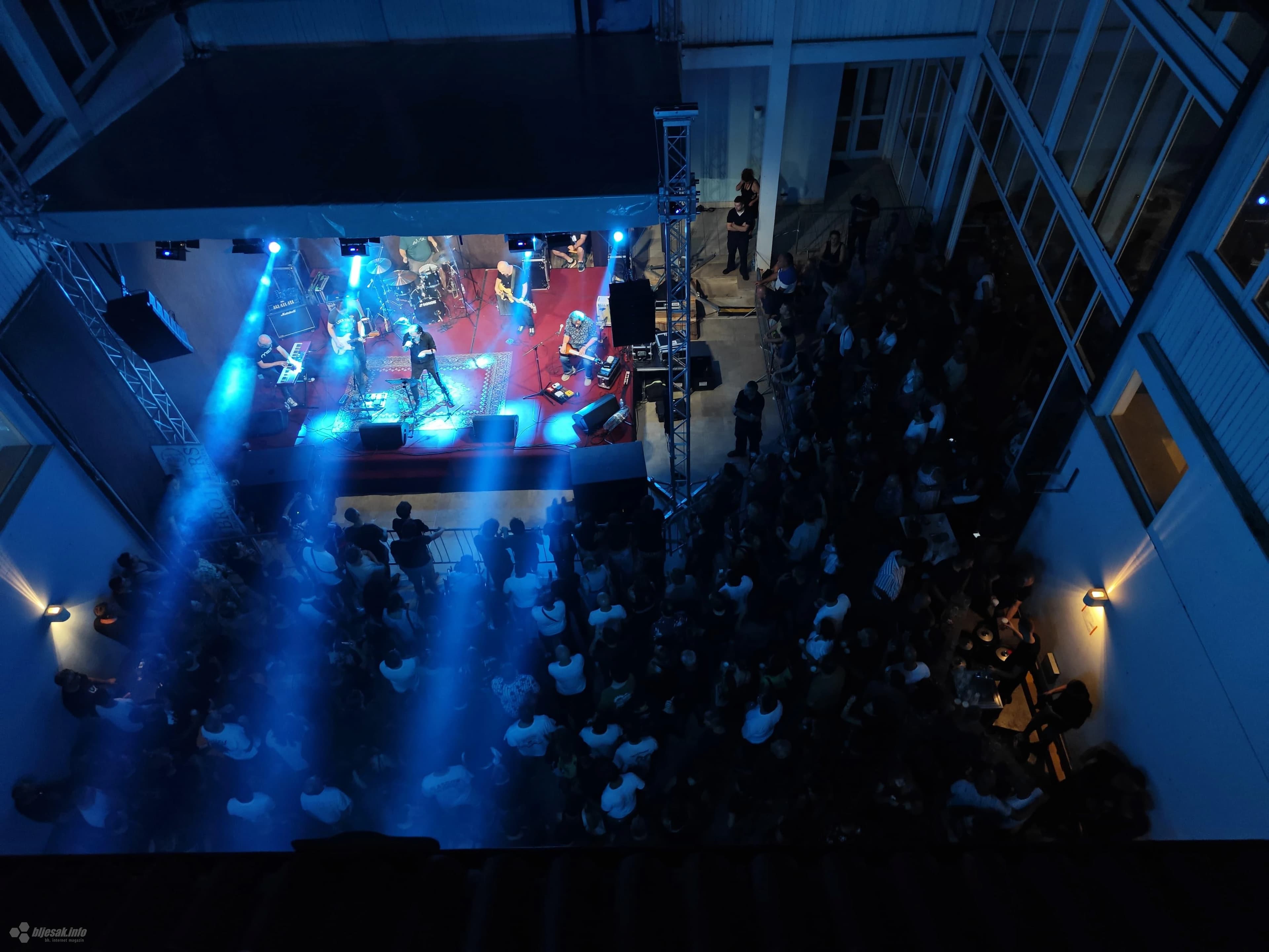 Goran Bare i Majke zatvorili su 10. gitarijadu ''Na putu za jug''