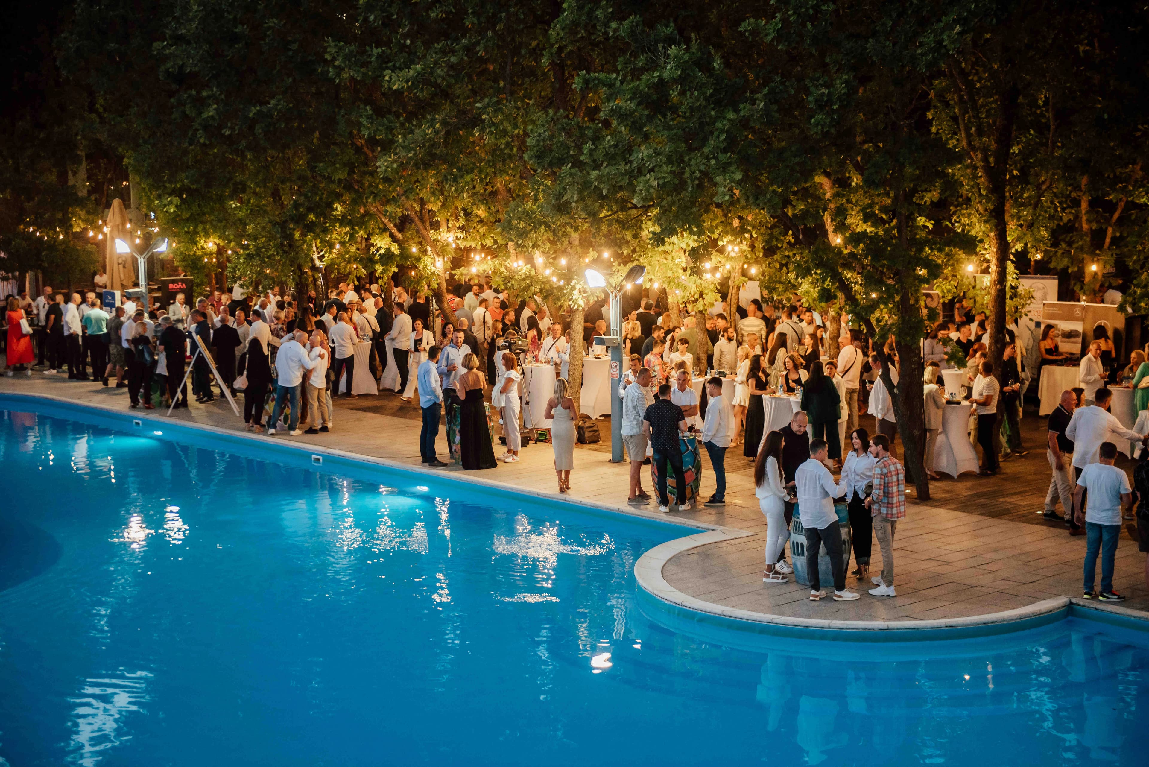 Eno-gastro zabavni performans BLAŽ Enology